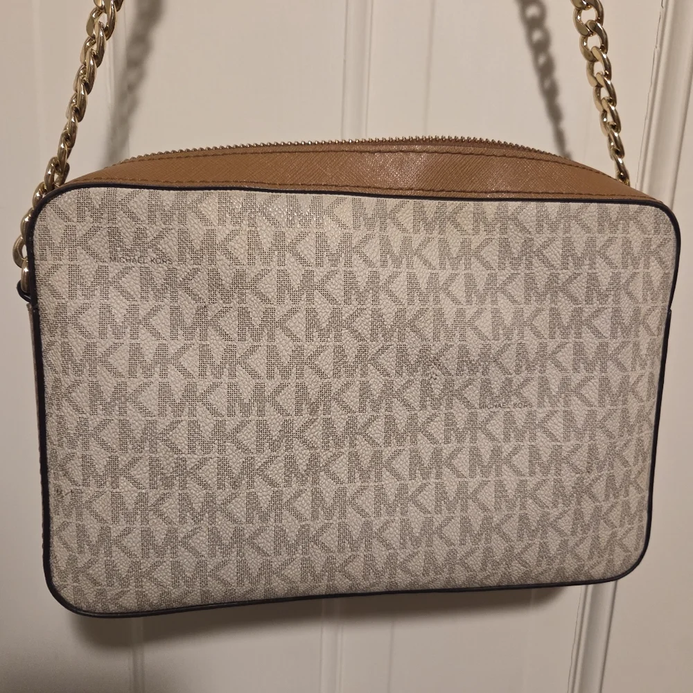 Michael Kors Off White, Grey, and Brown MK Print crossbody jet set bag - Picture 11 of 16